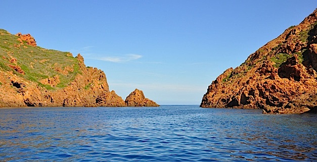 Quel avenir pour la façade occidentale du PNRC ? Un collectif s'inquiète pour Scandola