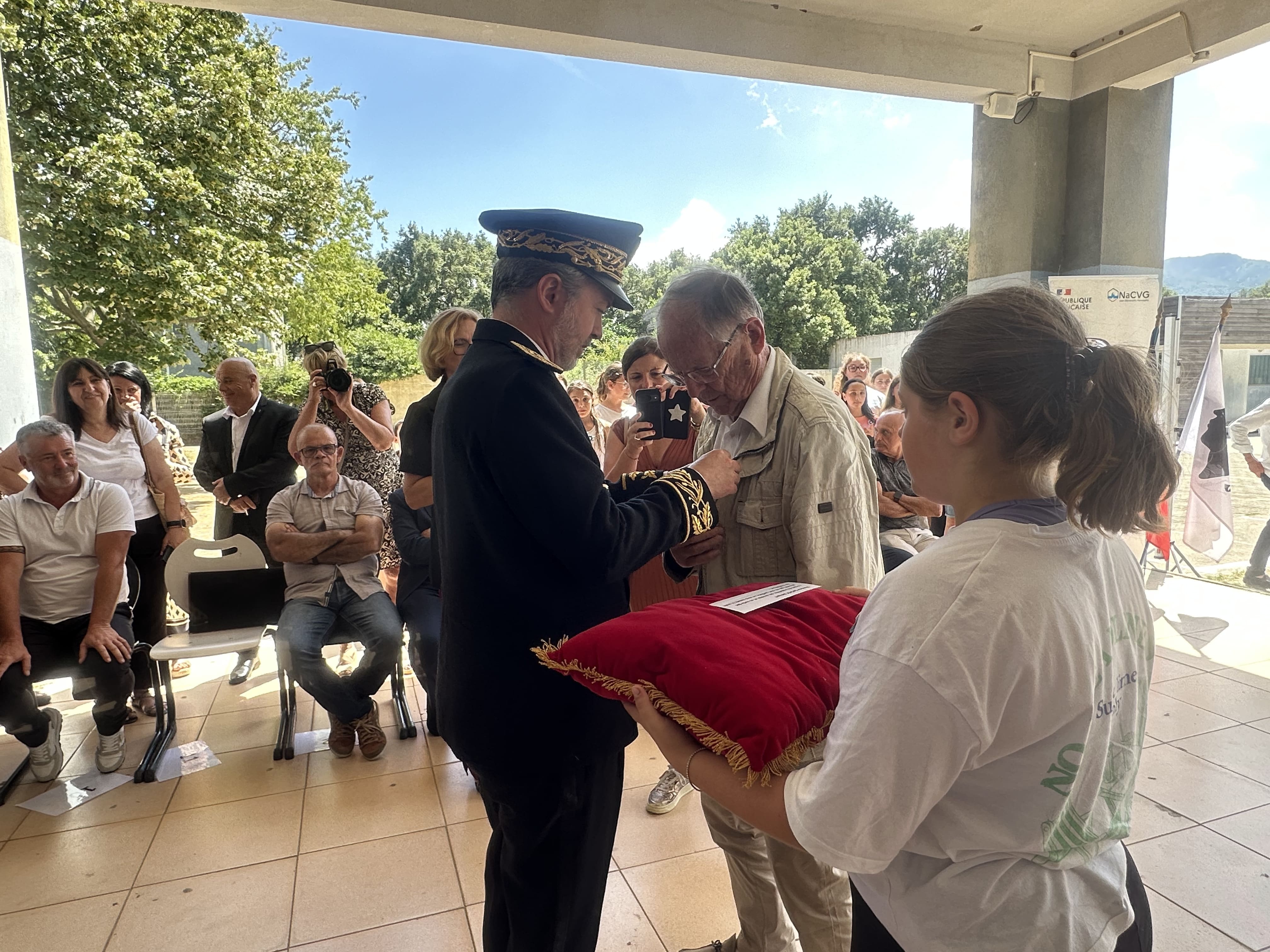 Au collège de Folelli, 19 anciens militaires décorés de la croix du combattant