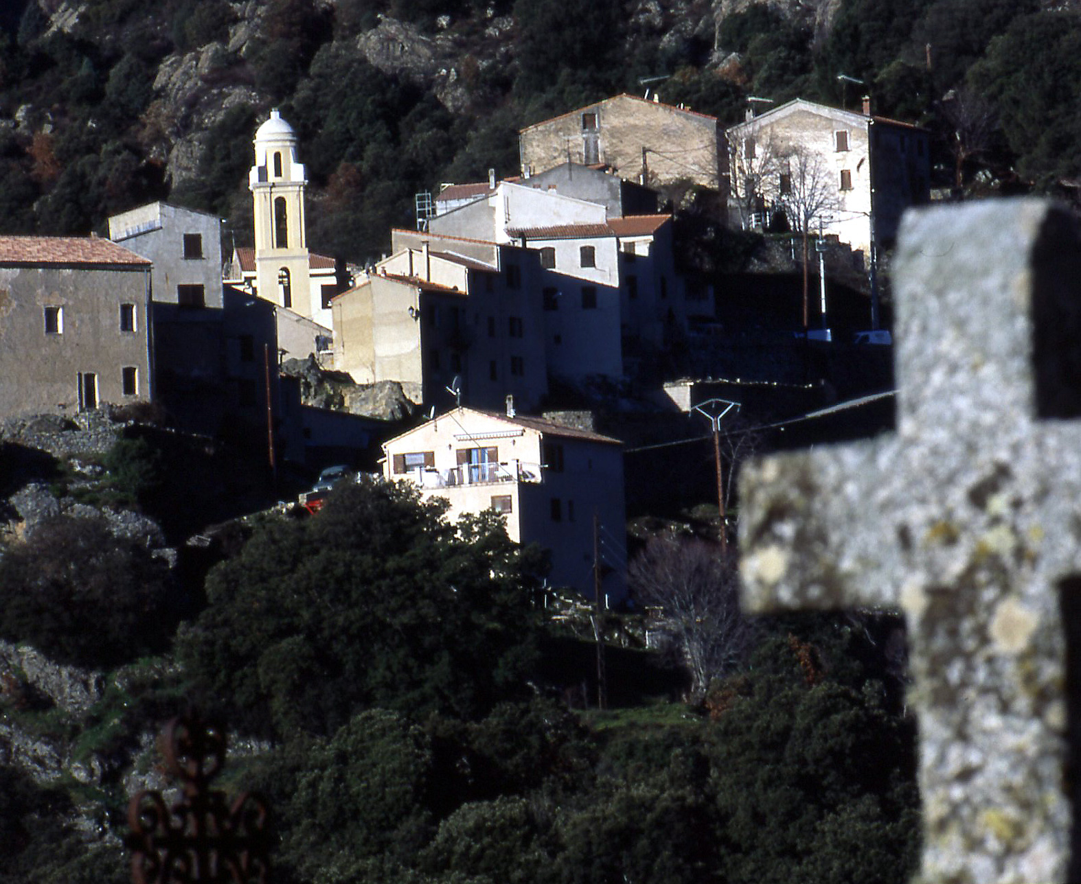 Castiglione maintient la légende de sa grotte, A Sapara !