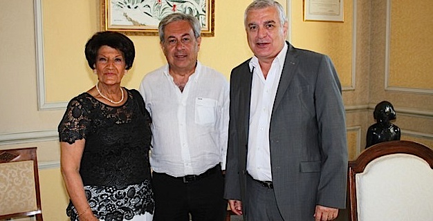 Marc Germain accompagné de Jeanine Maraninchi a été reçu à l'hôtel de ville par le Maire Ange Santini