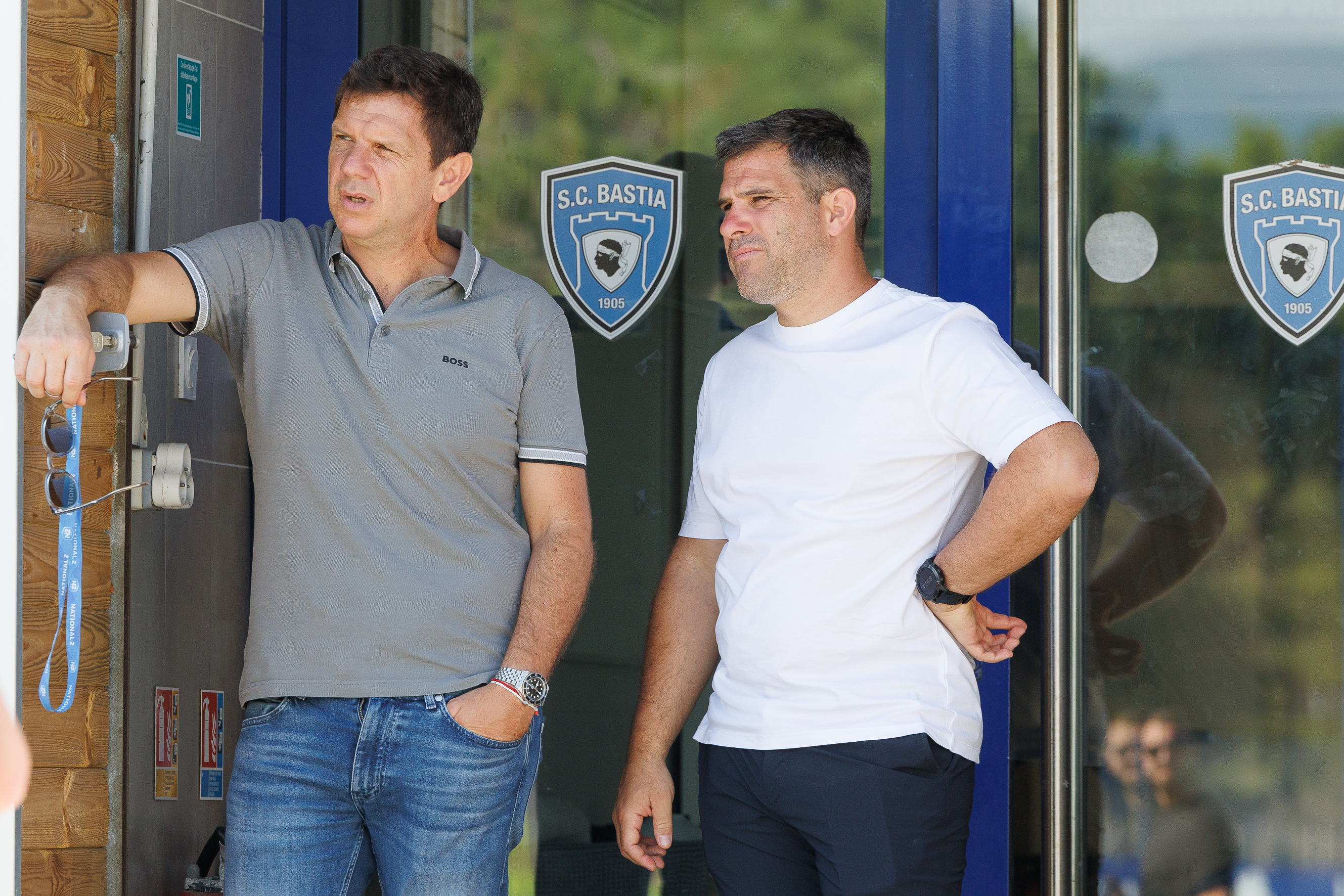SC Bastia : entre rigueur budgétaire et ambitions sportives, Claude Ferrandi, ici avec Gilles Cioni, fixe le cap pour la Ligue 3 (Photo Gerard Baldocchi)