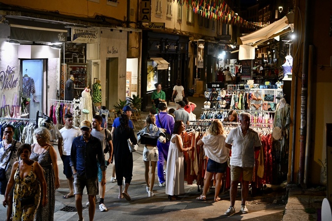 Nocturnes d'Ajaccio : les animations estivales reprennent, l'inquiétude des commerçants grandit