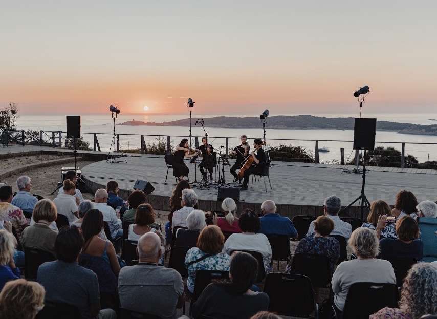 Concert du festival au théâtre de verdure de Carghjese