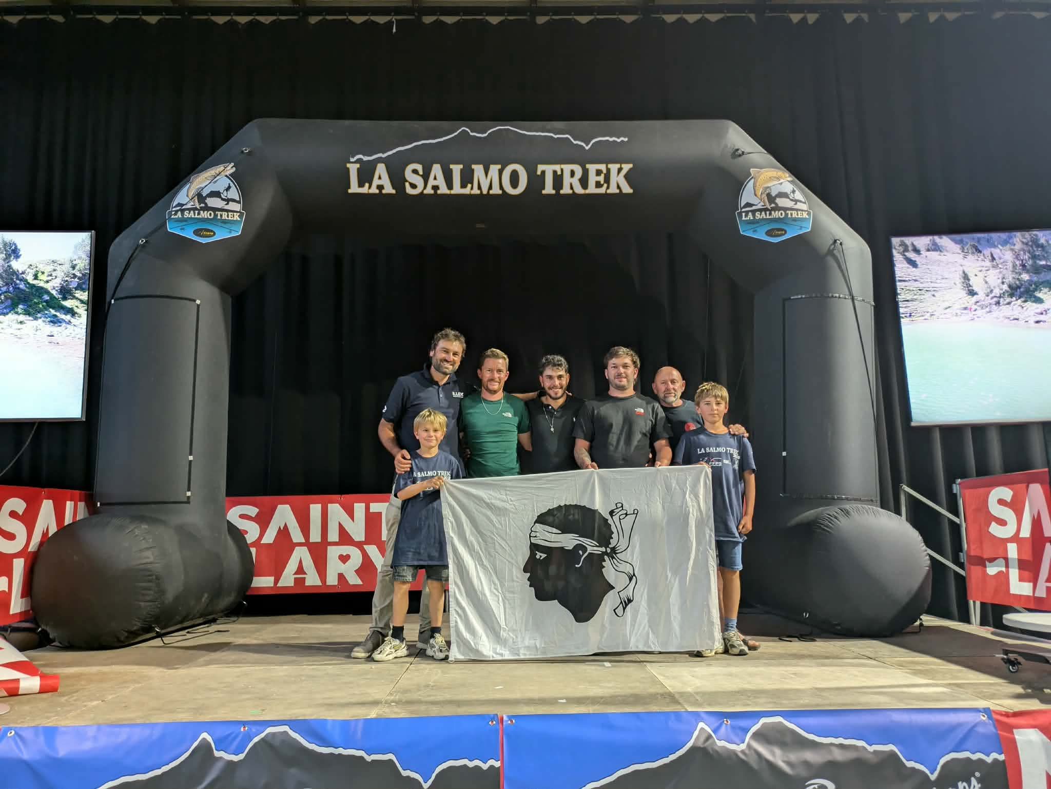 Le délégation corse à la Salmo Trek.