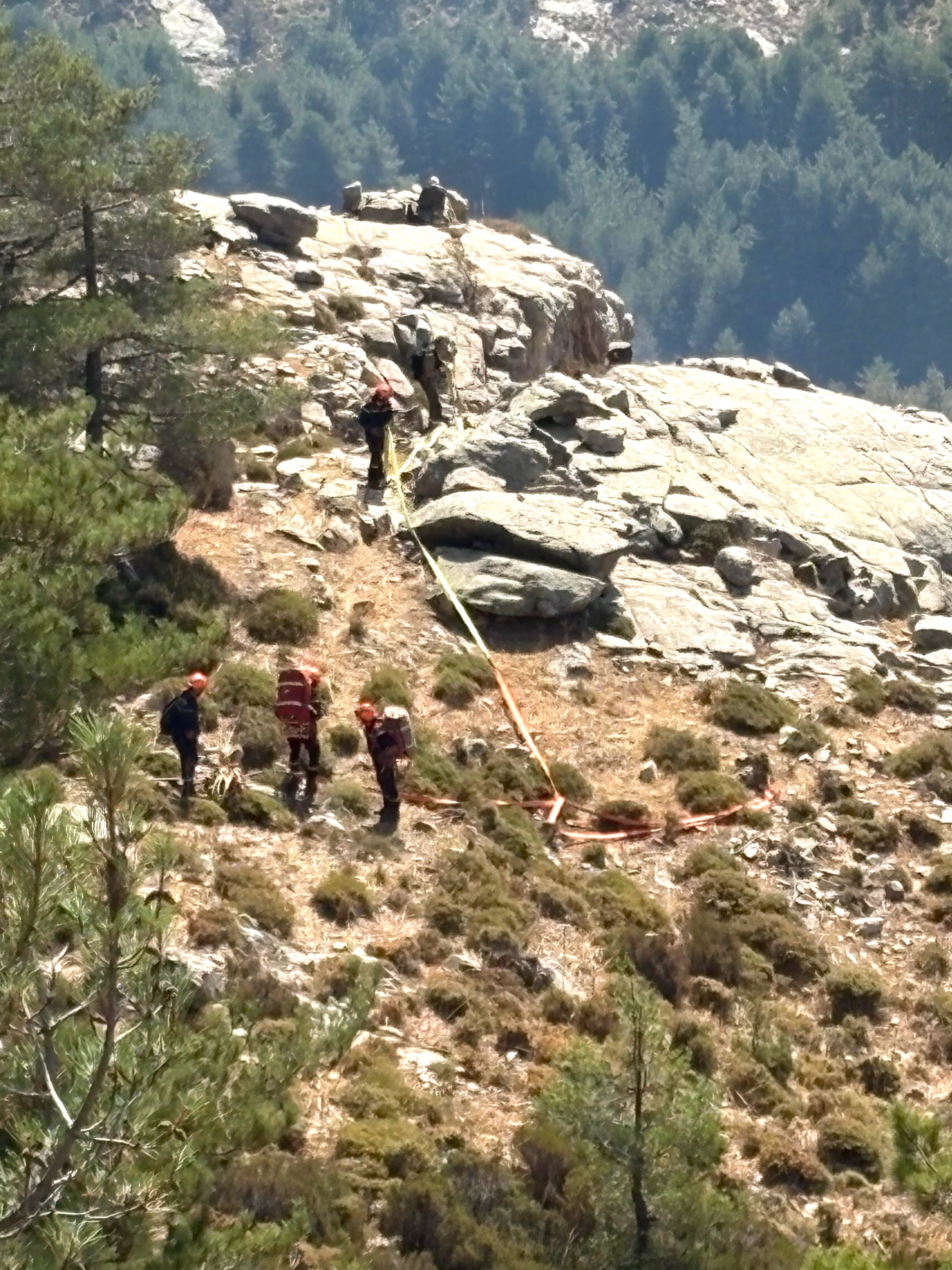 Les pompiers sur le terrain (@SDIS 2B)