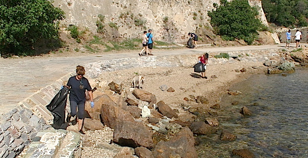 La toilette annuelle du Vieux-Port de Bastia