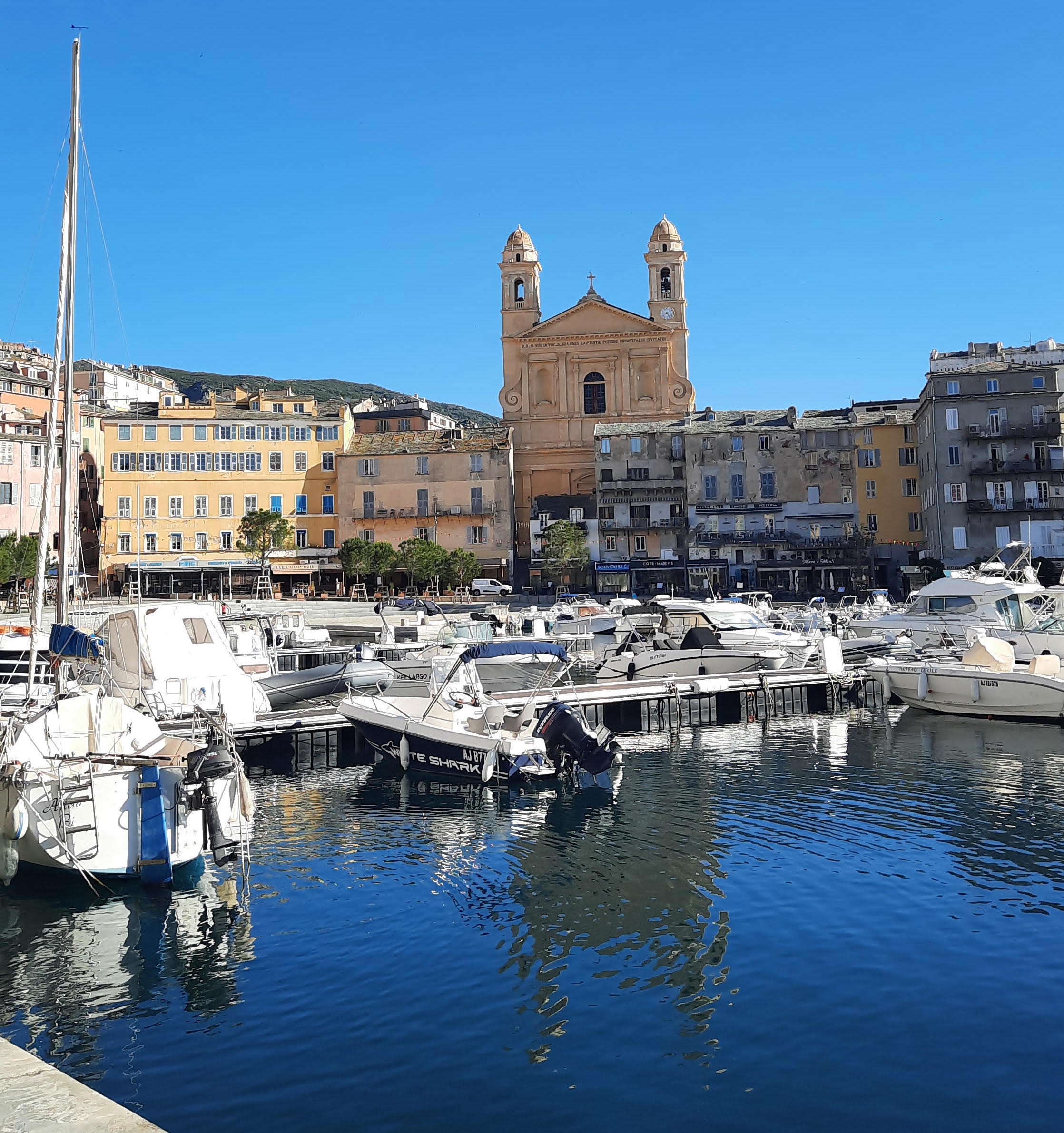 A màghjina - San Ghjuvà si specchia in u Vechju Portu di Bastia