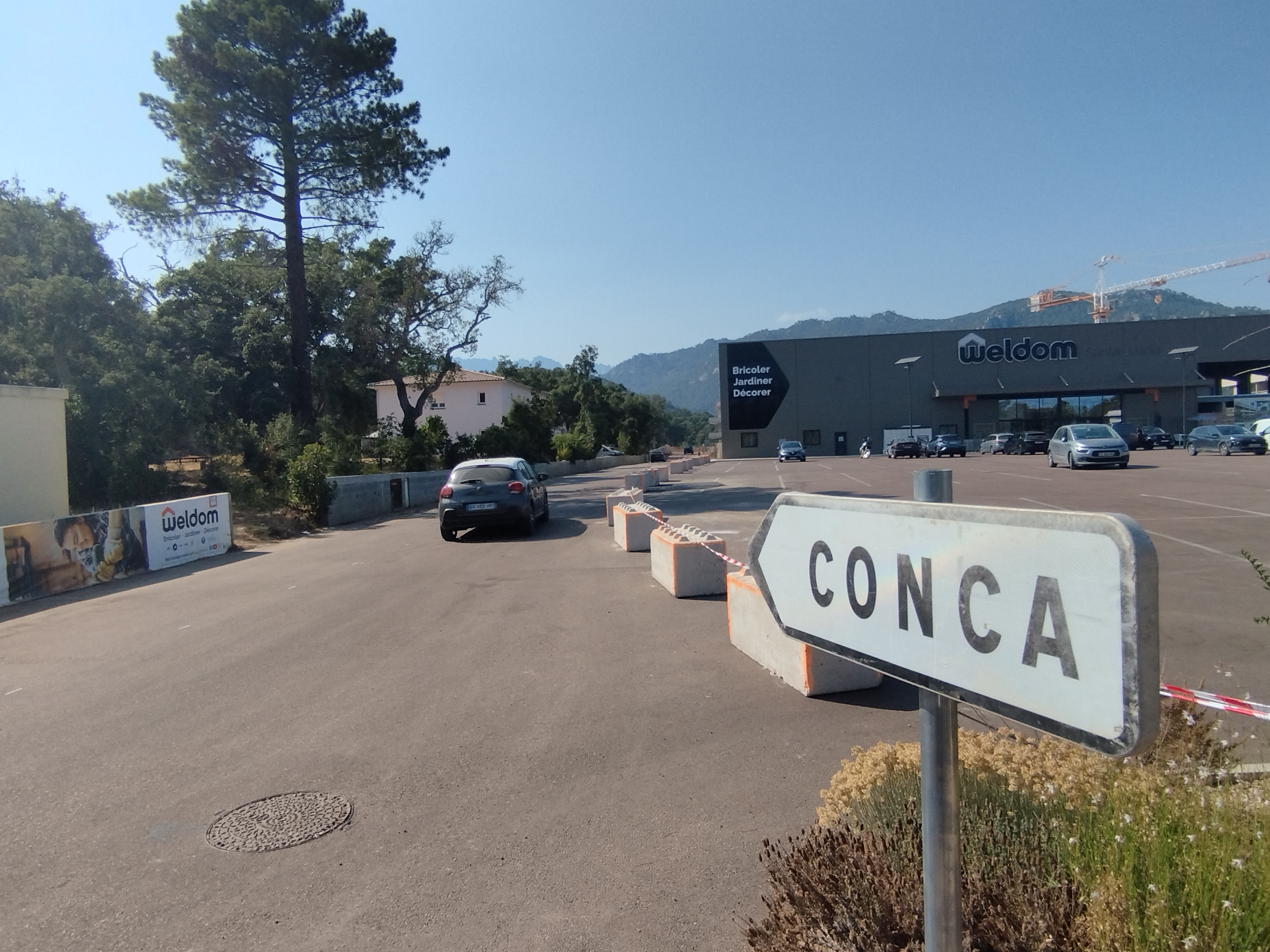 La nouvelle route vers Conca permet d'éviter l'attente au feu rouge quand on vient de Porto-Vecchio.