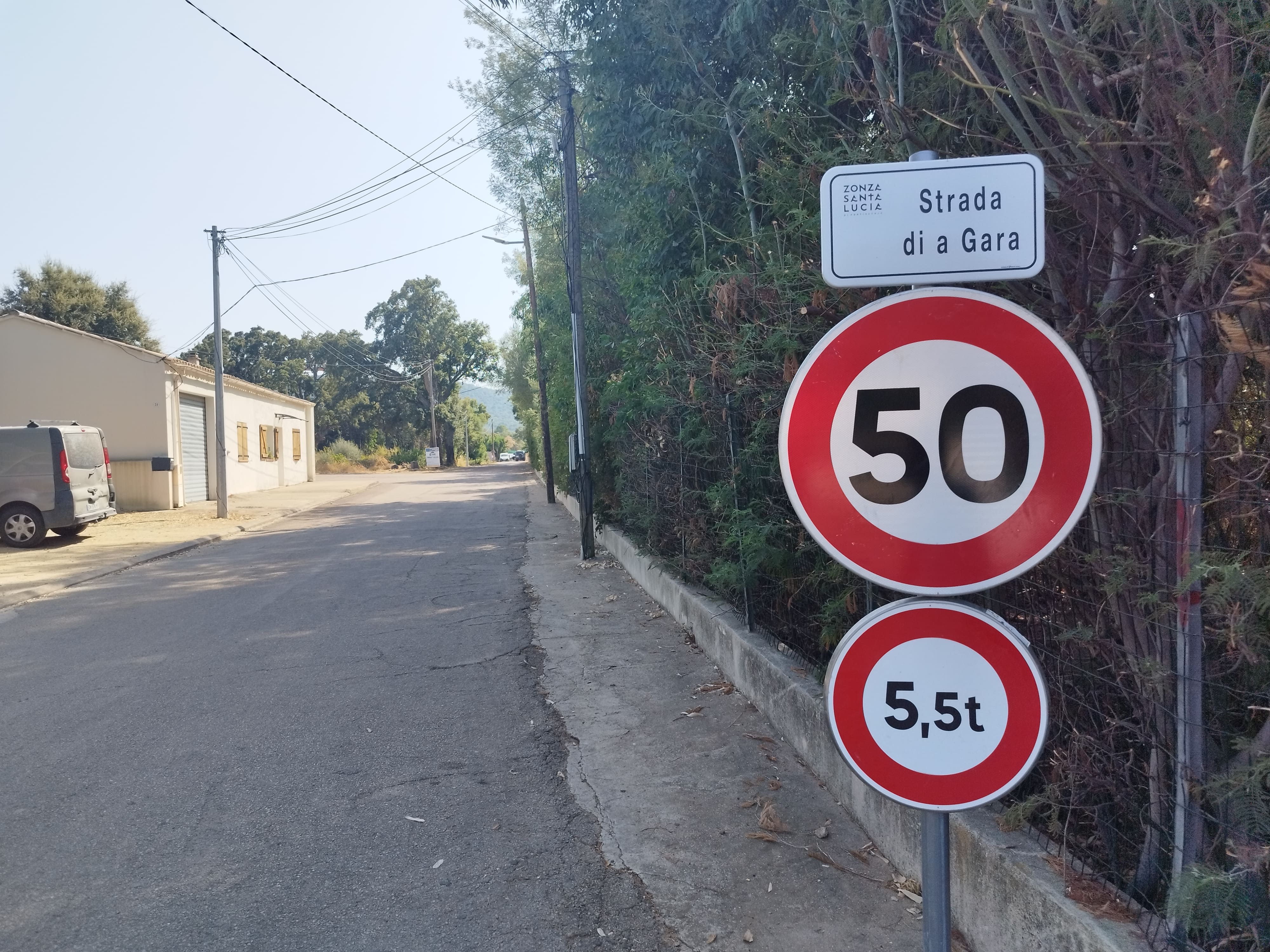 Ce nouvel itinéraire alternatif rejoint Conca via la strada di a Gara, parallèle à la T10.