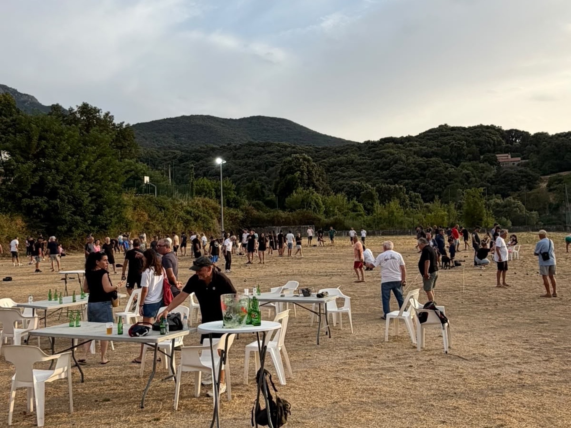 À Petreto-Bicchisano, le comité des fêtes redonne vie au village avant le concert de Jean-Charles Papi