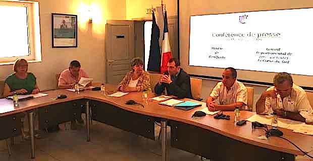 Jean-Charles Orsucci, maire de Bonifacio, et ses adjoints, toutes tendances politiques confondues.