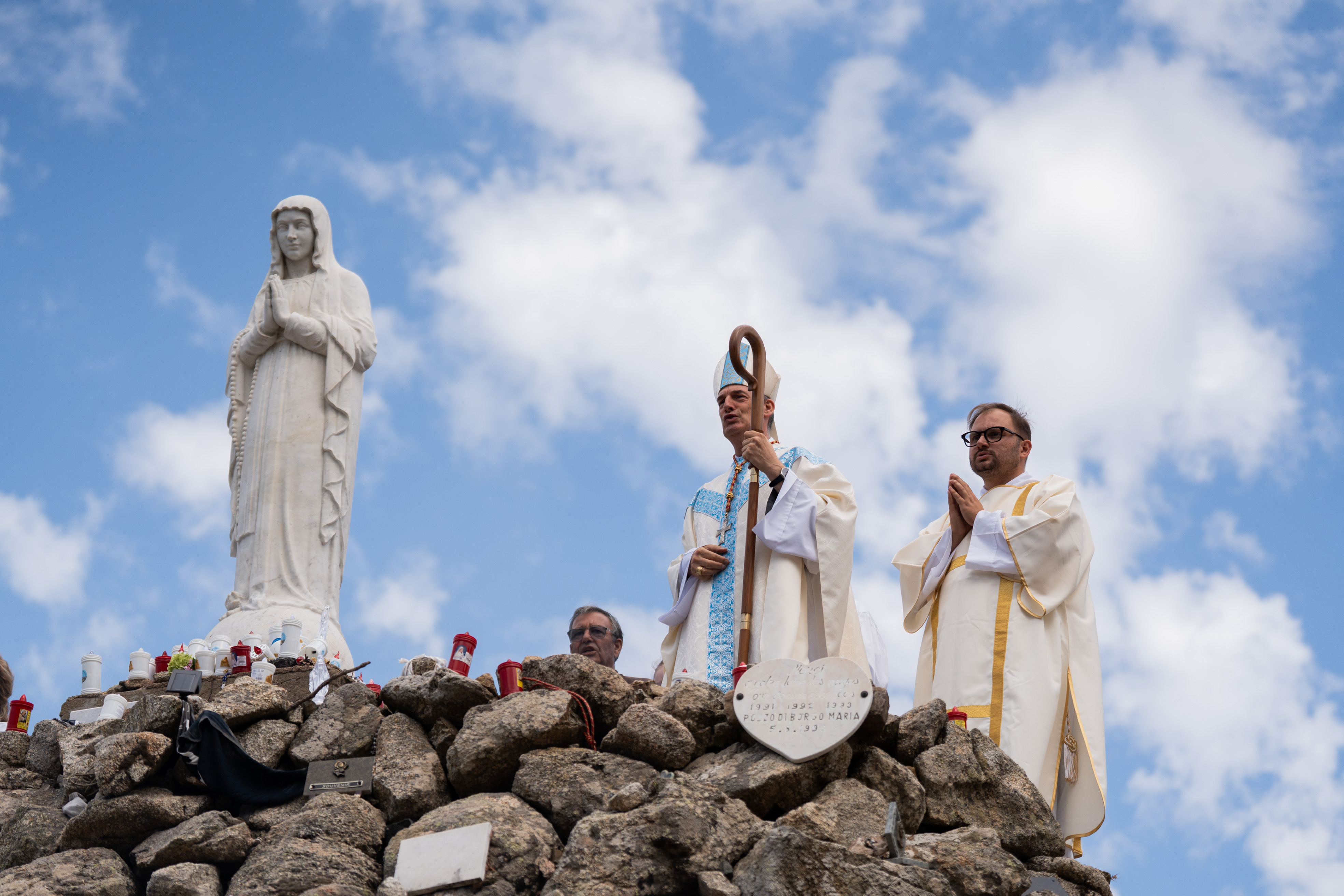À Bavella, des centaines de fidèles réunis pour le pèlerinage de Notre-Dame des Neiges