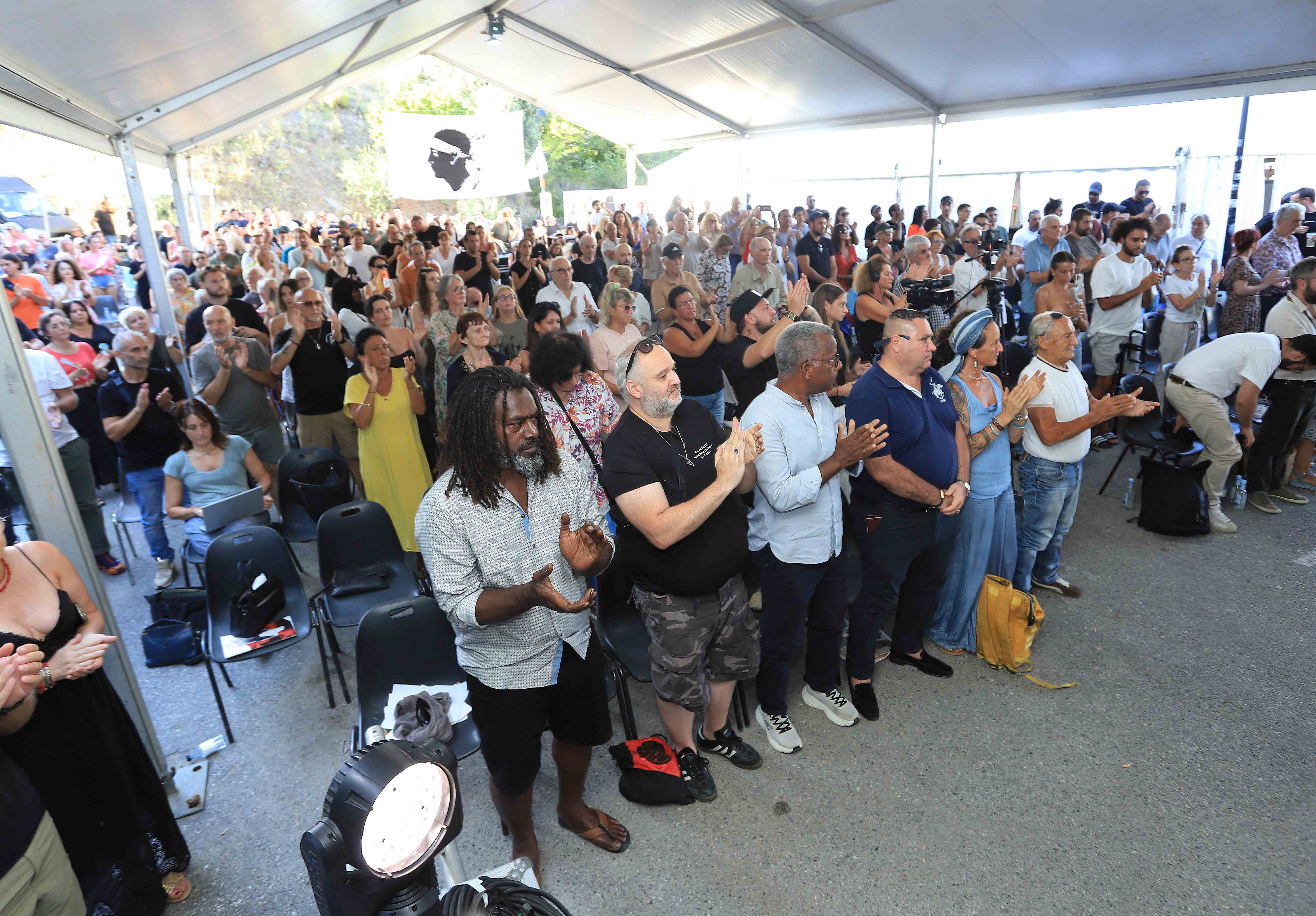 Ghjurnate Internaziunale di Corti : « Ne venez pas en Corse en pays conquis »