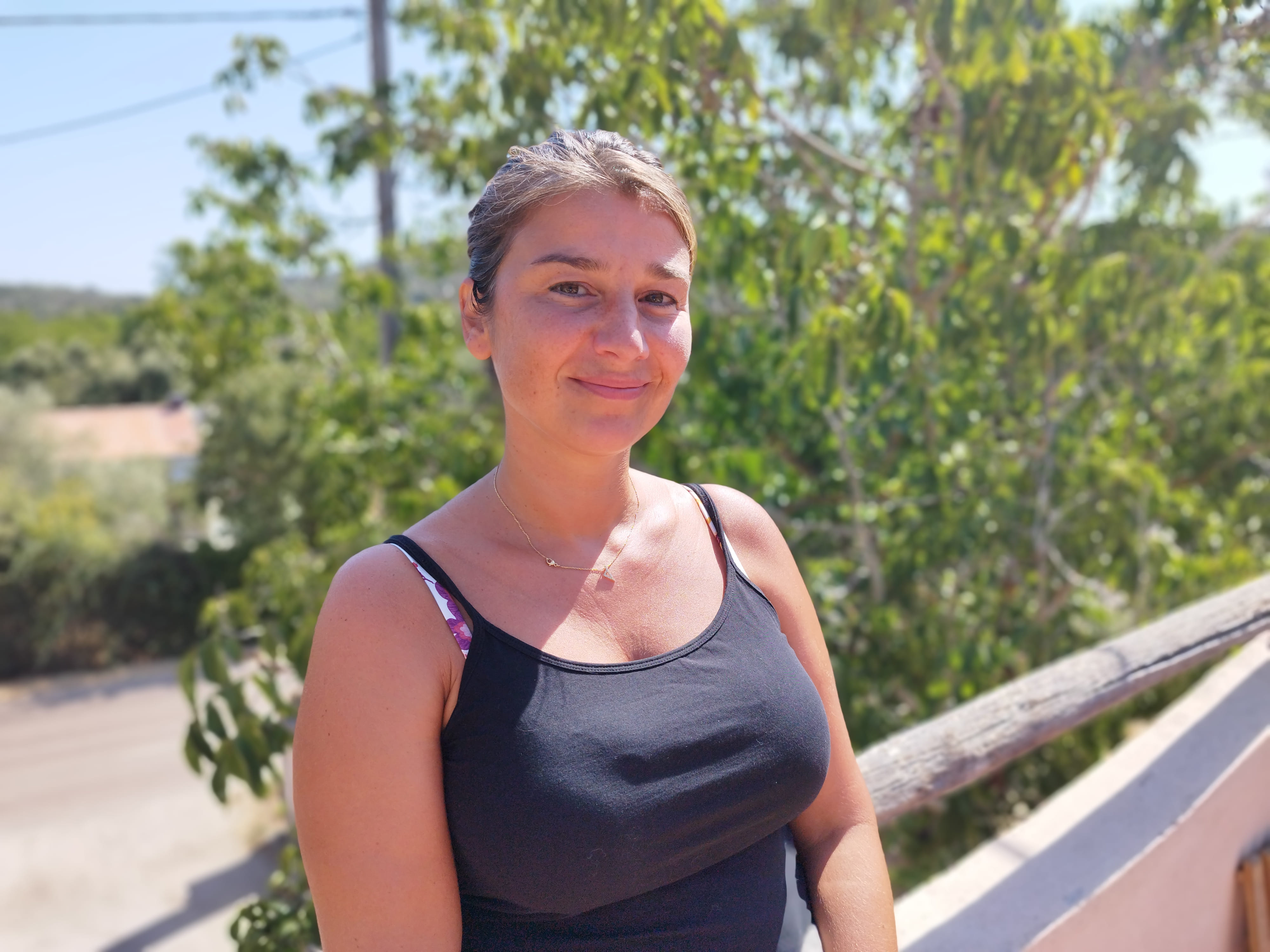 Anne-Laure Castelli, 42 ans, vit en région parisienne, mais vient régulièrement à Porto-Vecchio, d'où elle est originaire.