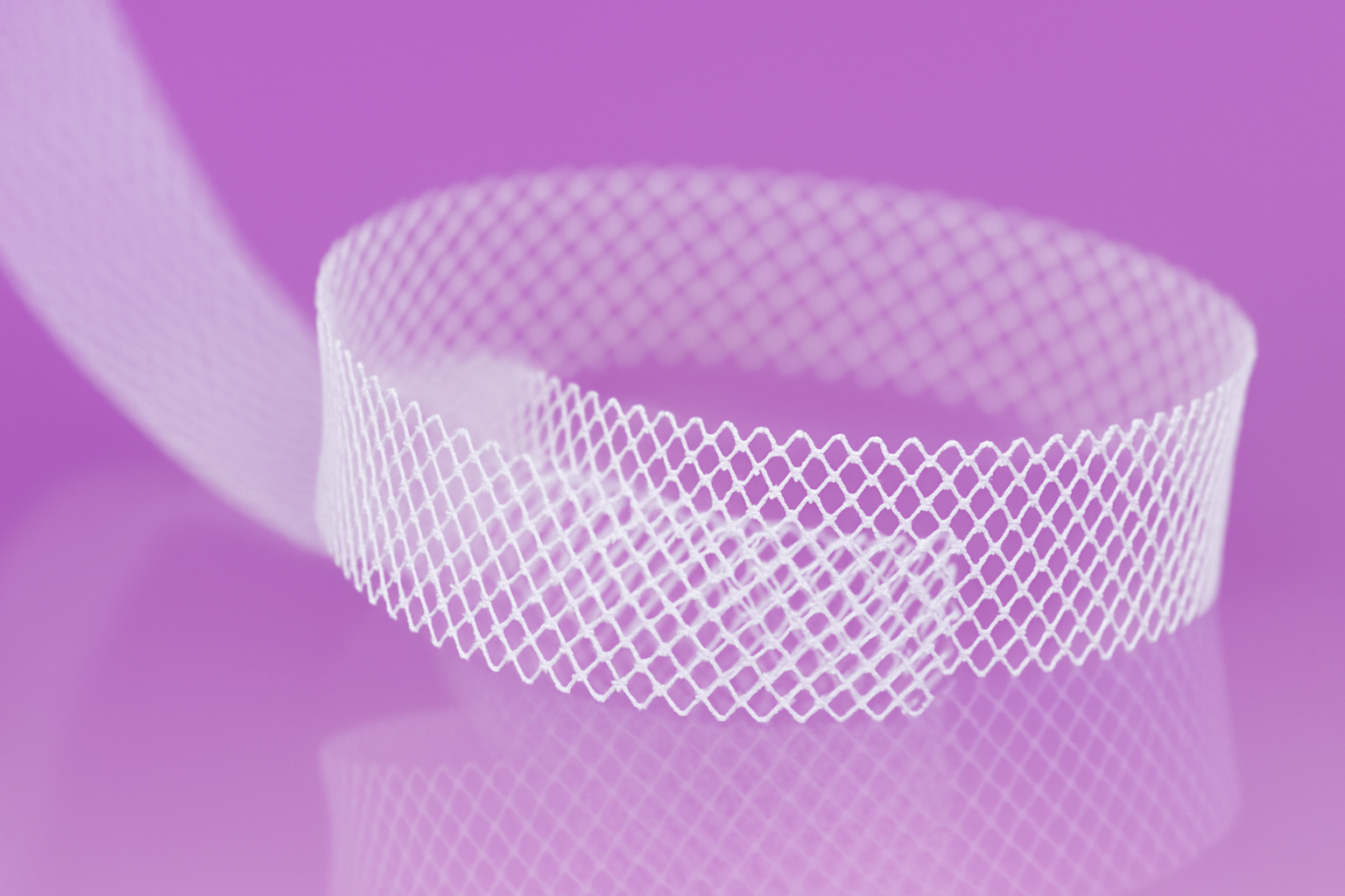 Les bandelettes sous-urétrales sont destinées à traiter l’incontinence urinaire d’effort ou les prolapsus (descentes d’organes).