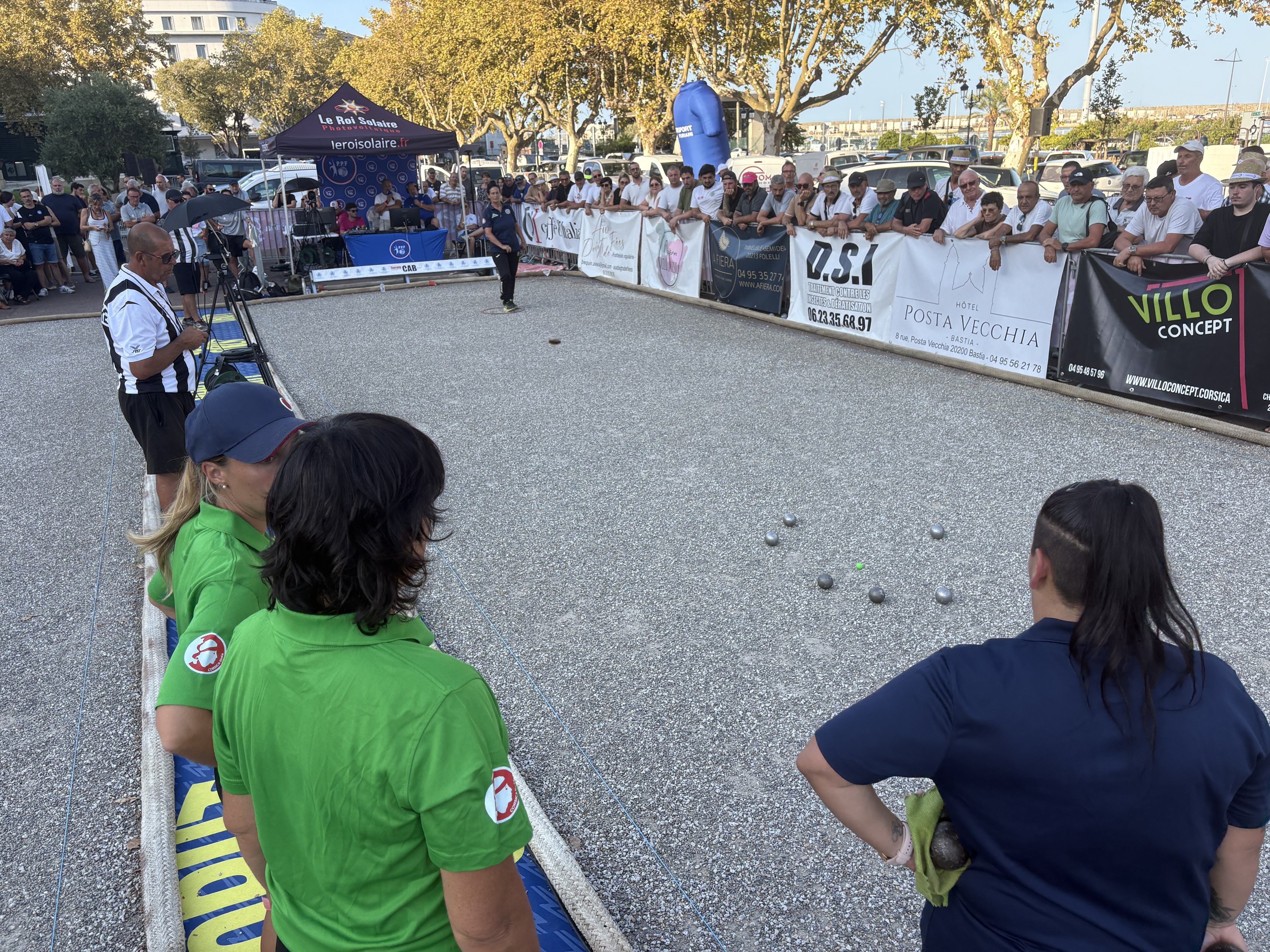 Victoire au finish pour les championnes du monde en vert.