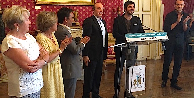 La médaille de la ville d’Ajaccio pour Patrick Fiori