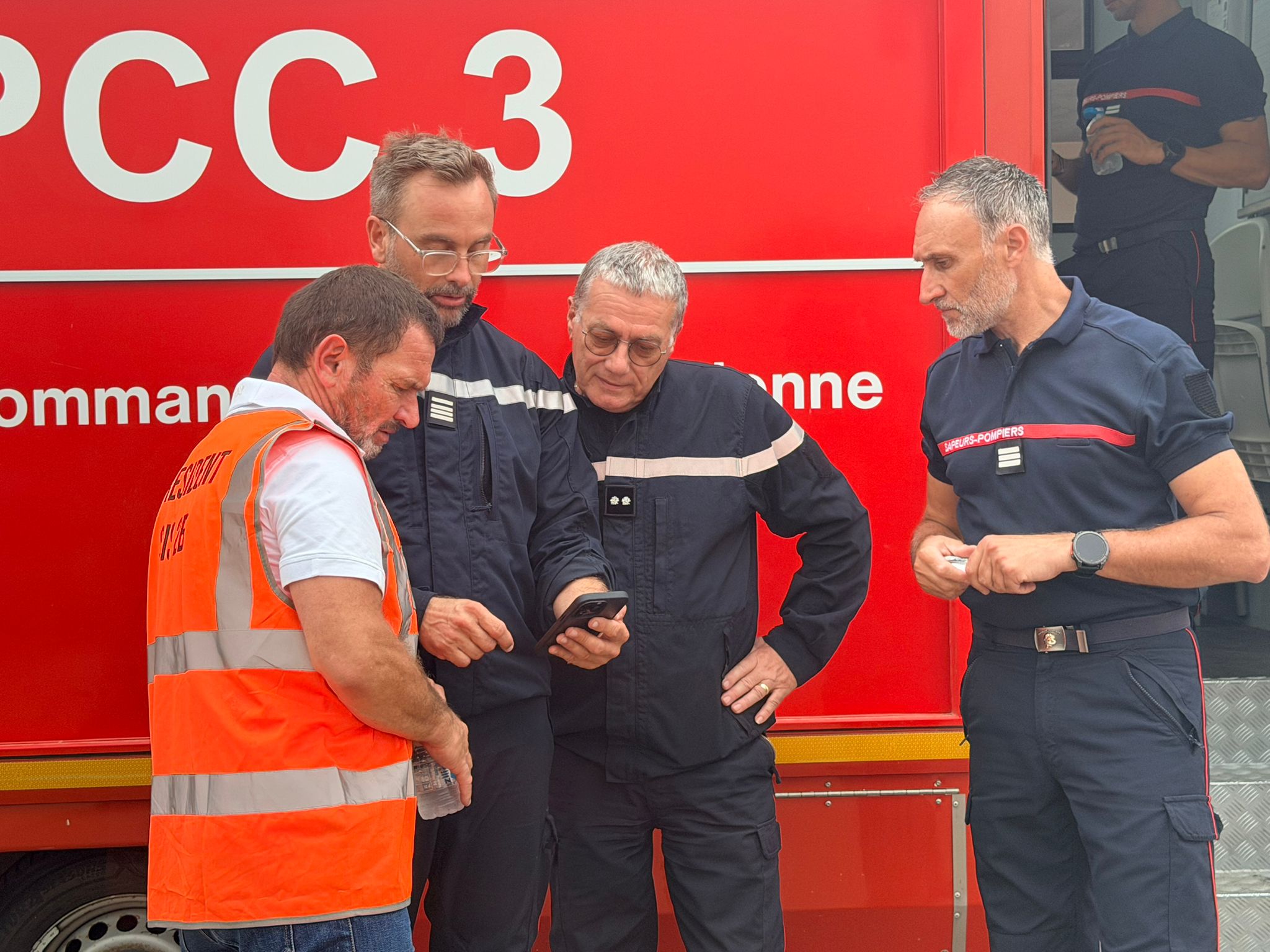 Le directeur et le président du SIS 2 B ont suivi les opérations de près