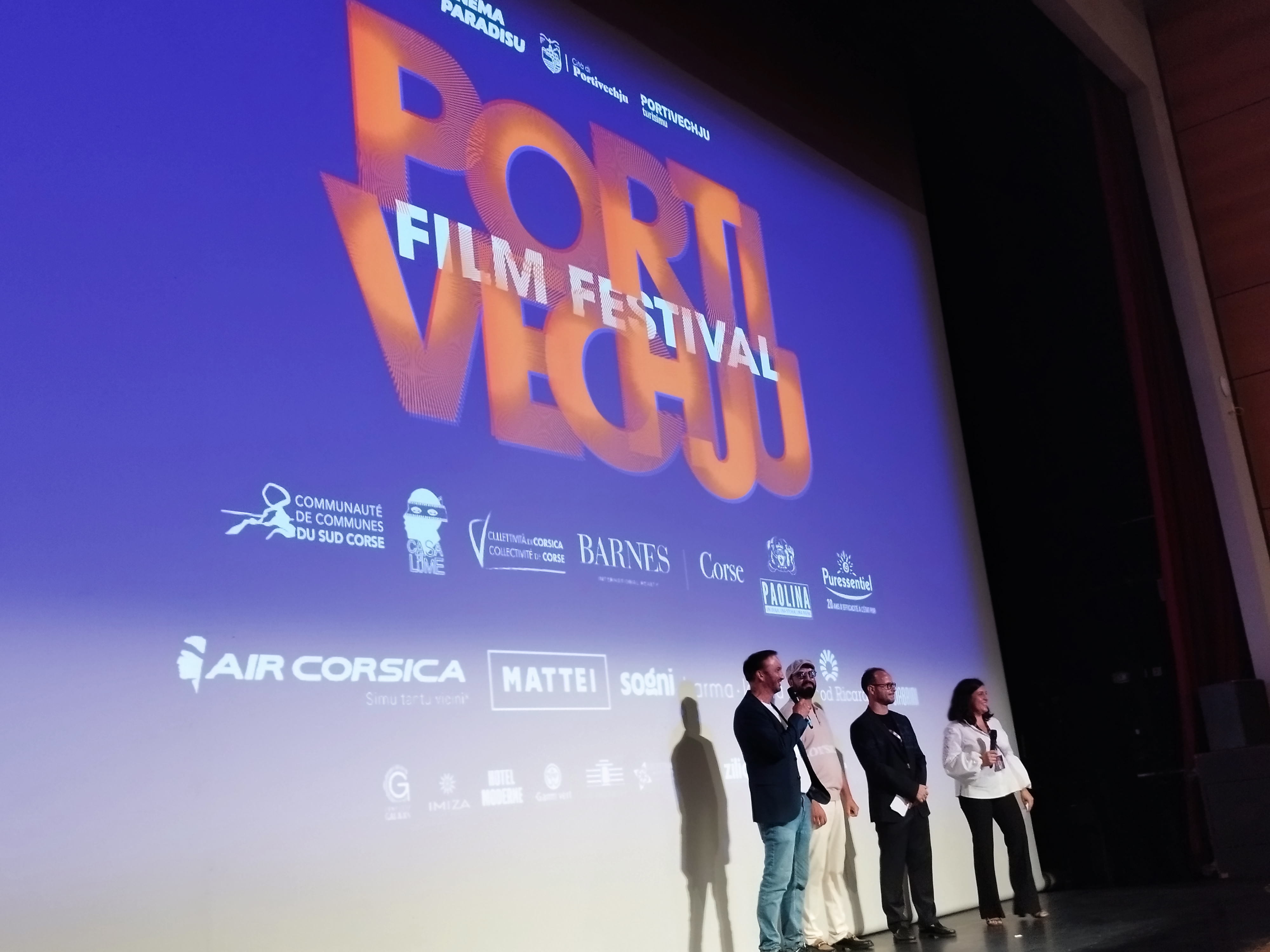 A gauche, Michel Ferracci, et les membres de l'association Cinéma Paradisu, l'an dernier lors de la deuxième édition du PFF.