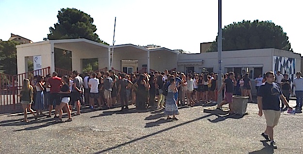 Bac 2016 : Joie, rire et larmes pour les résultats 