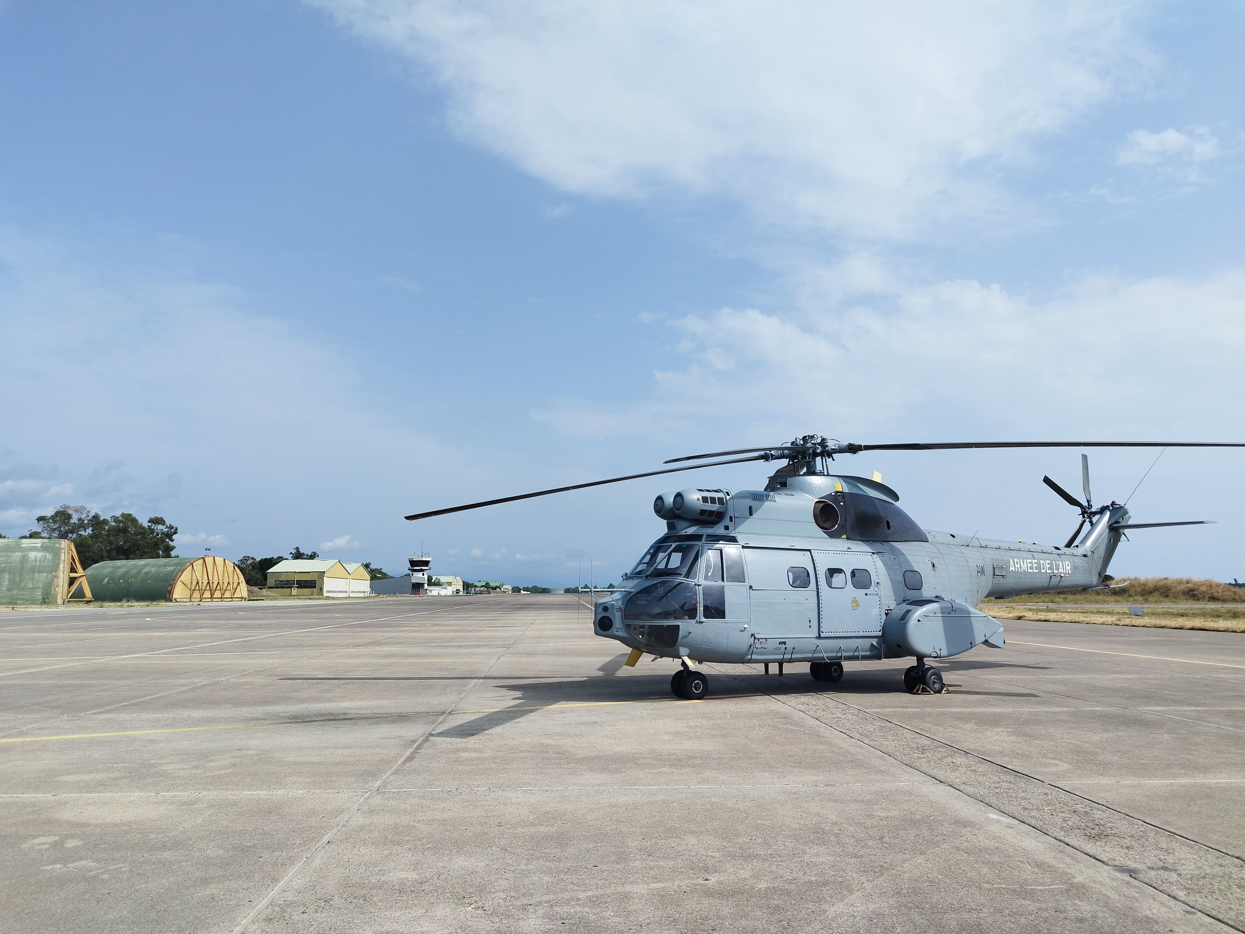 Un hélicoptère Puma, sur la base aérienne de Ventiseri-Solenzara.