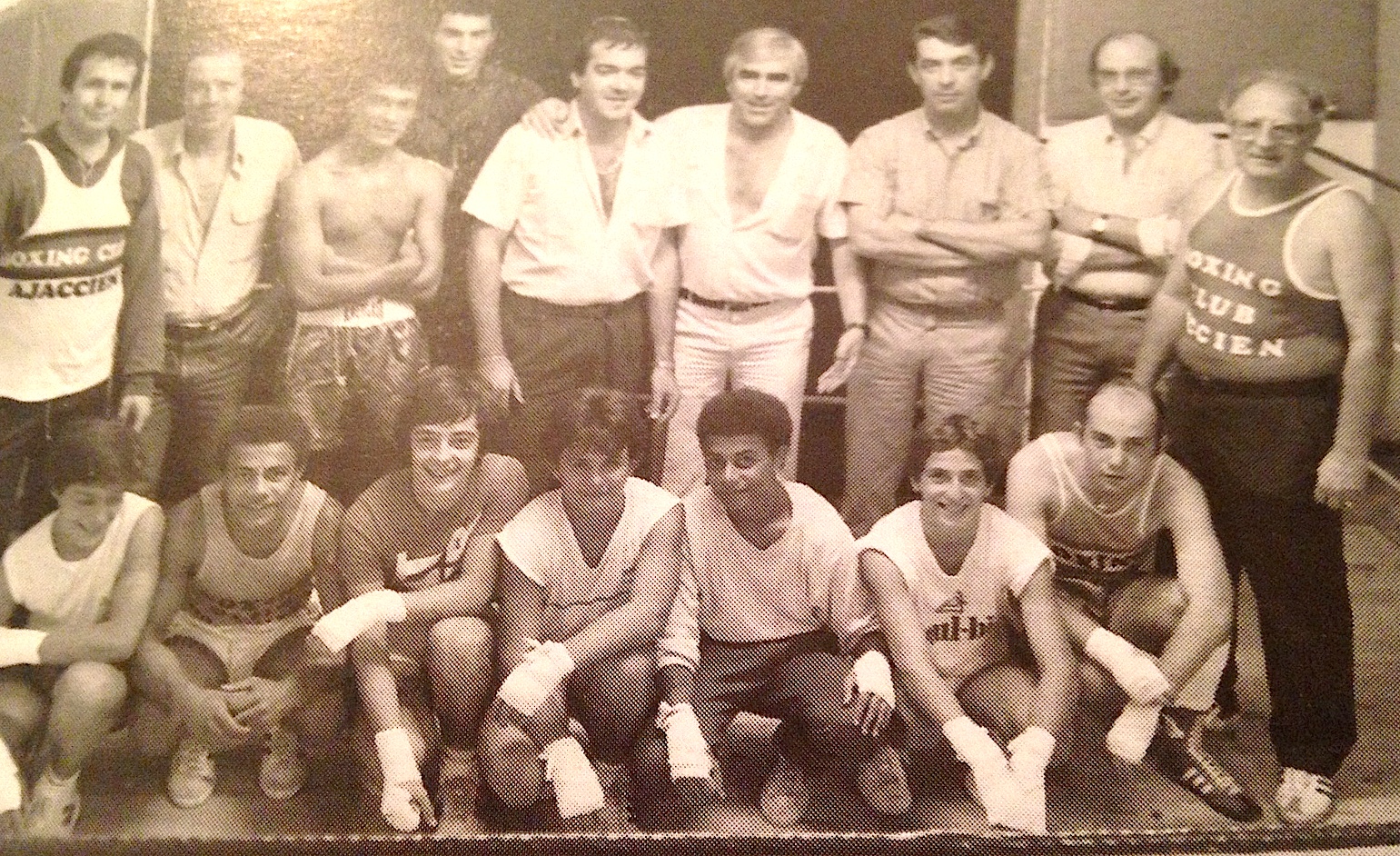 Jo Tarassenko à droite au second rang