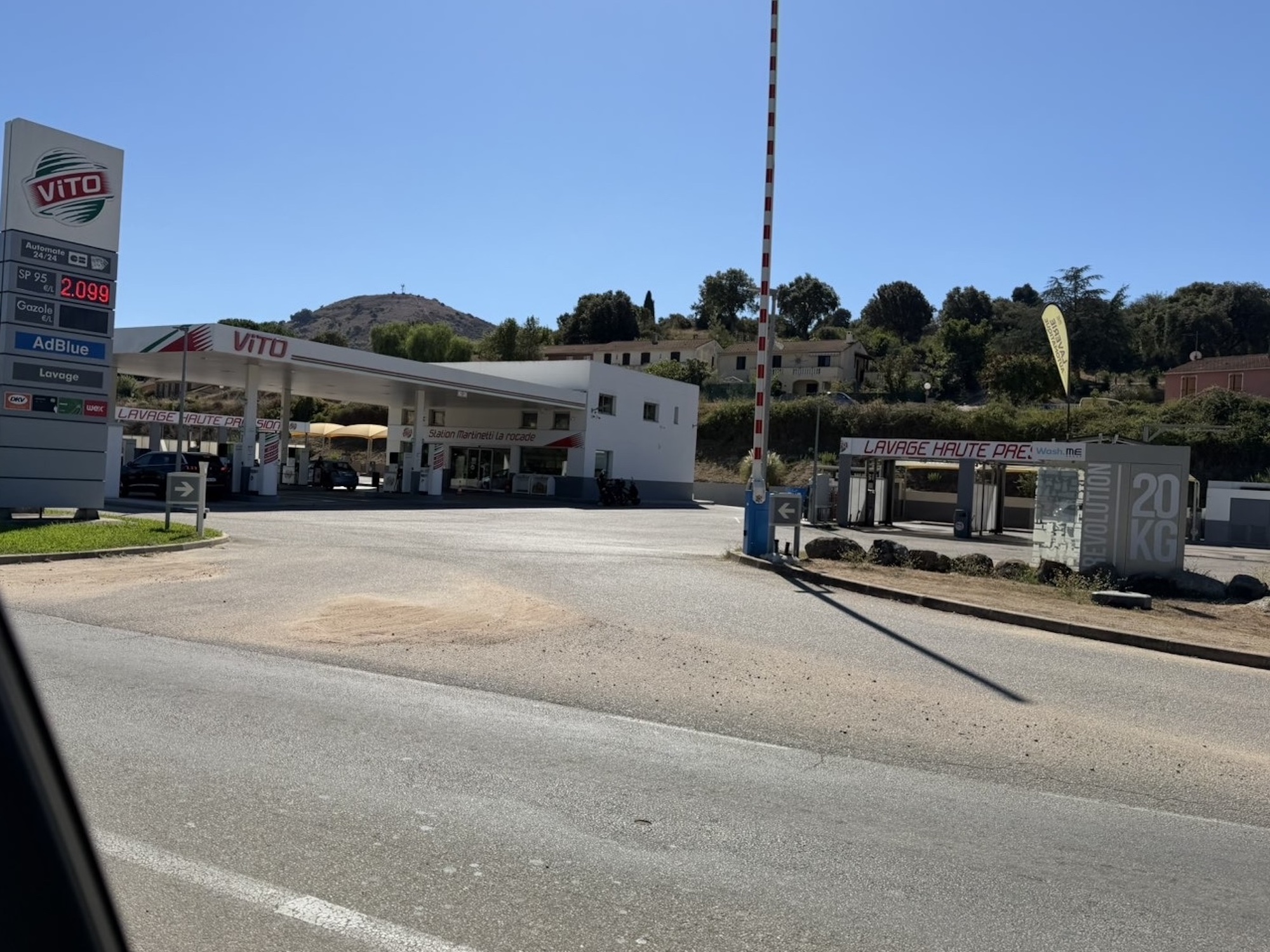Les stations-service ont rouvert, mais la colère des pompistes corses reste entière