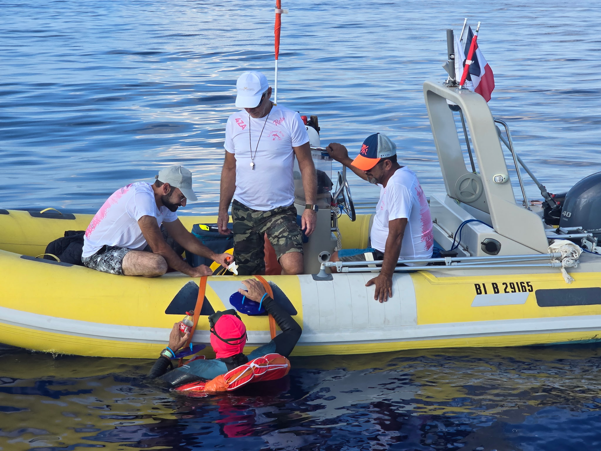 EN IMAGES - Bonifacio-Sardaigne à la nage -  "Le Grand Rose" : défi réussi pour Etienne Meloni