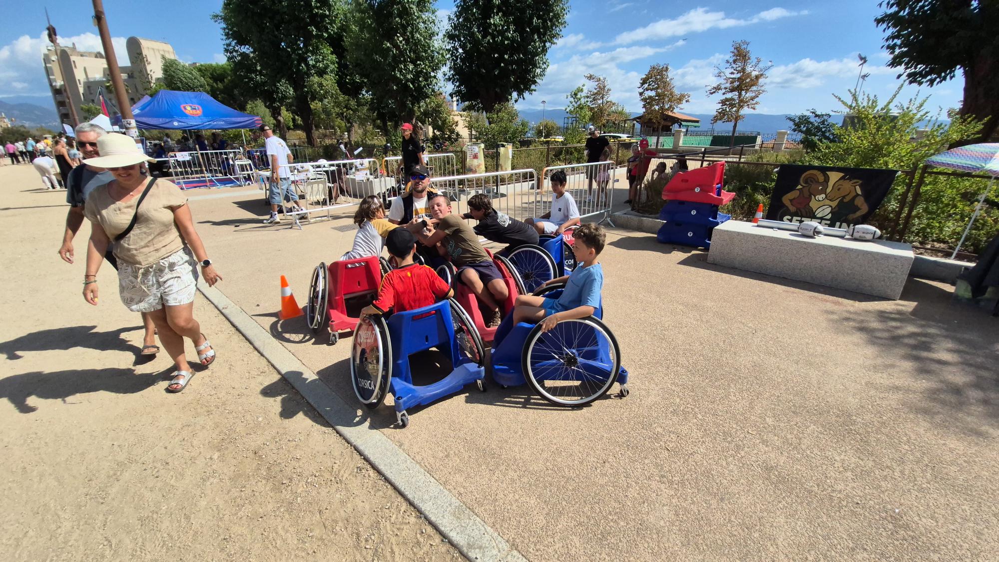 À Ajaccio, Sette in Carritellu fait du touch rugby fauteuil un terrain d’inclusion