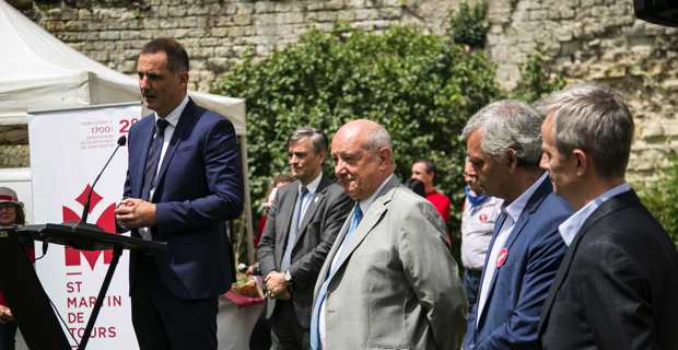 Gilles Simeoni avec le maire de Tours, l'ambassadeur de Hongrie et Antoine Selosse.