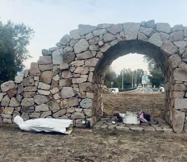 La statue de la Vierge Marie, installée sous l'arche du Stabiacciu, a fait l'objet de dégradations volontaires durant la nuit de mercredi à jeudi.