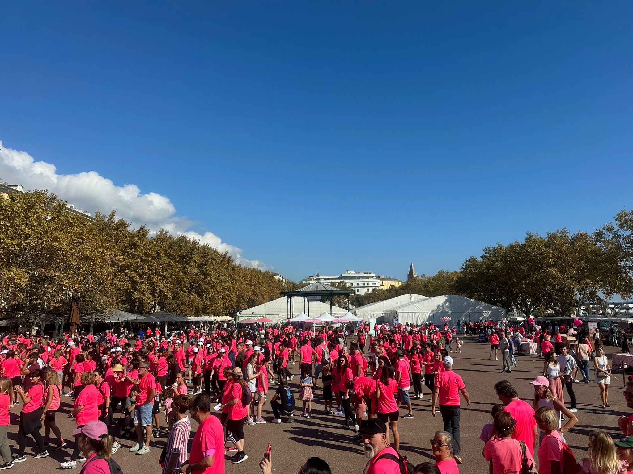 Octobre Rose : Près de 1 500 personnes dans les rues de Bastia pour A Bastiaccia
