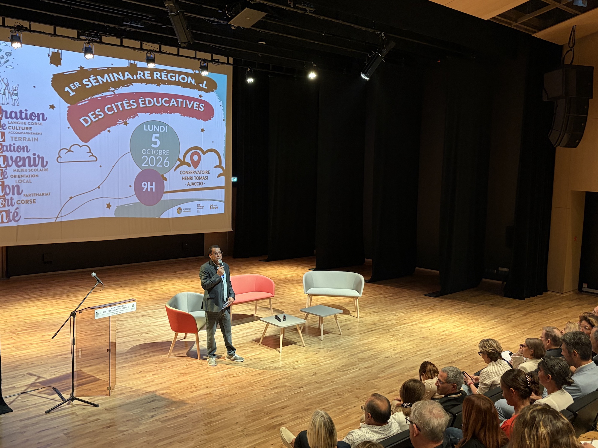 À Ajaccio, la Cité éducative touche environ 4 500 jeunes, de 0 à 25 ans, dans plusieurs quartiers prioritaires