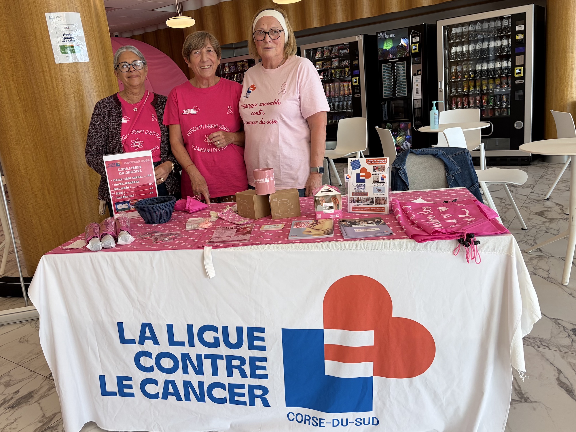 Présente aux côtés des équipes médicales, la Ligue contre le cancer propose également des soins de support