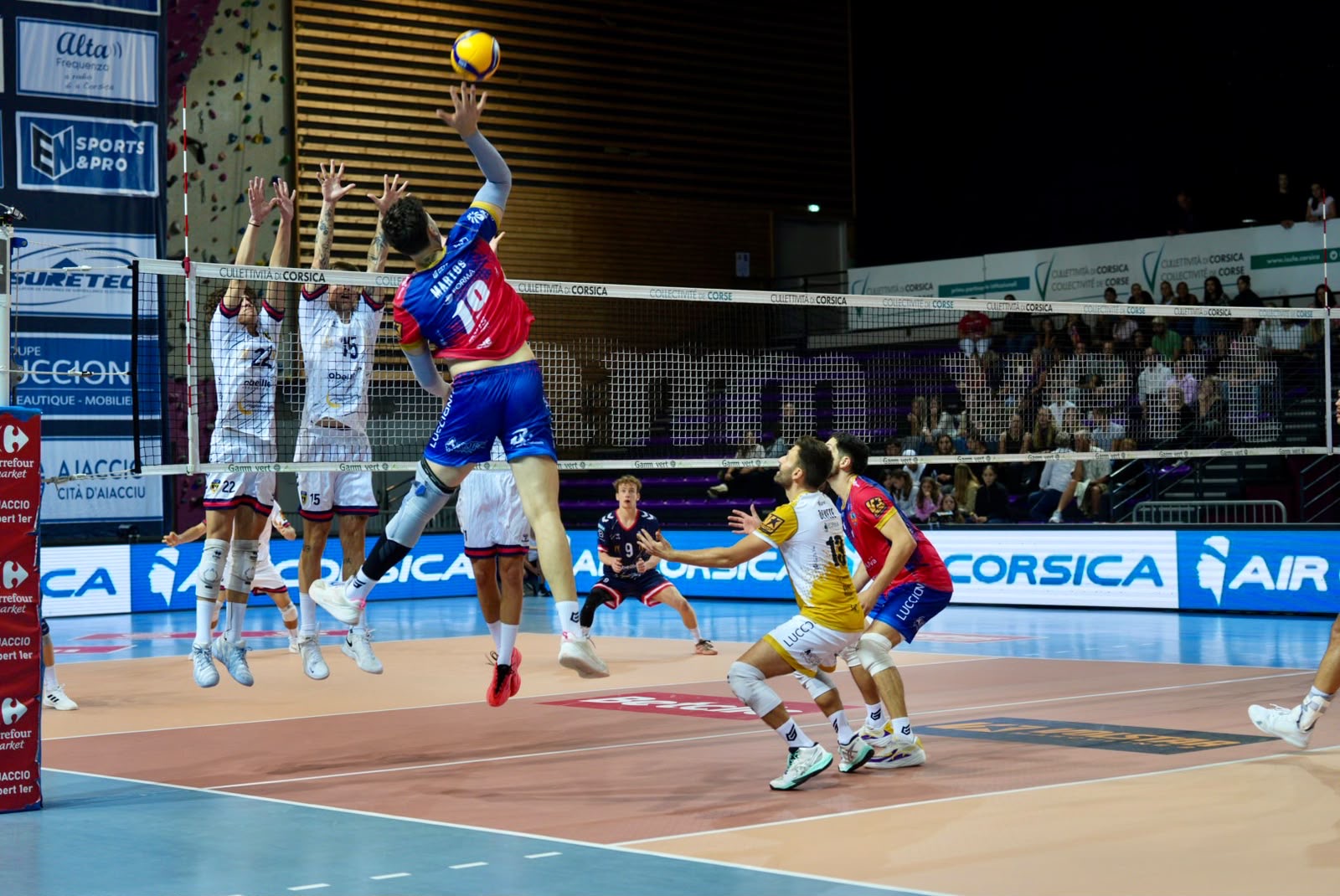 (Photos : Paule Santoni)