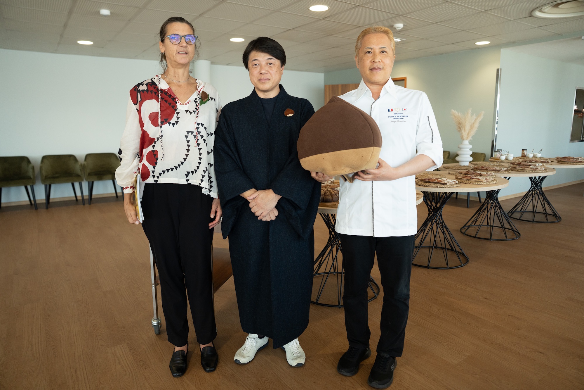 Laure de Crépy (ici à gauche) assure les liens entre le Corse et le Japon