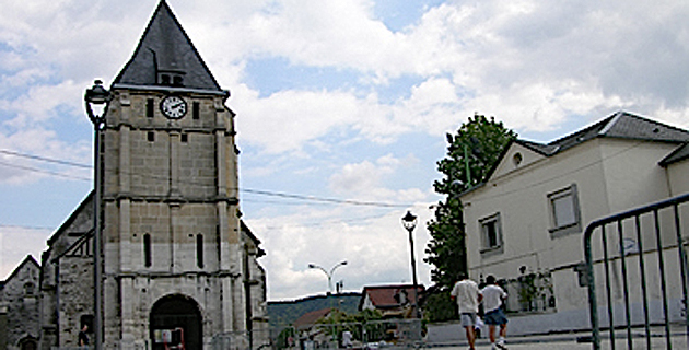 Saint-Etienne-du-Rouvray : L'Eglise ensanglantée. Une messe à la cathédrale d'Ajaccio