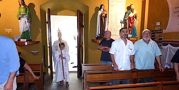 Ahmed Hossni et Ahmed El Hajjaji ont été remerciés pour leur présence par de nombreux paroissiens.