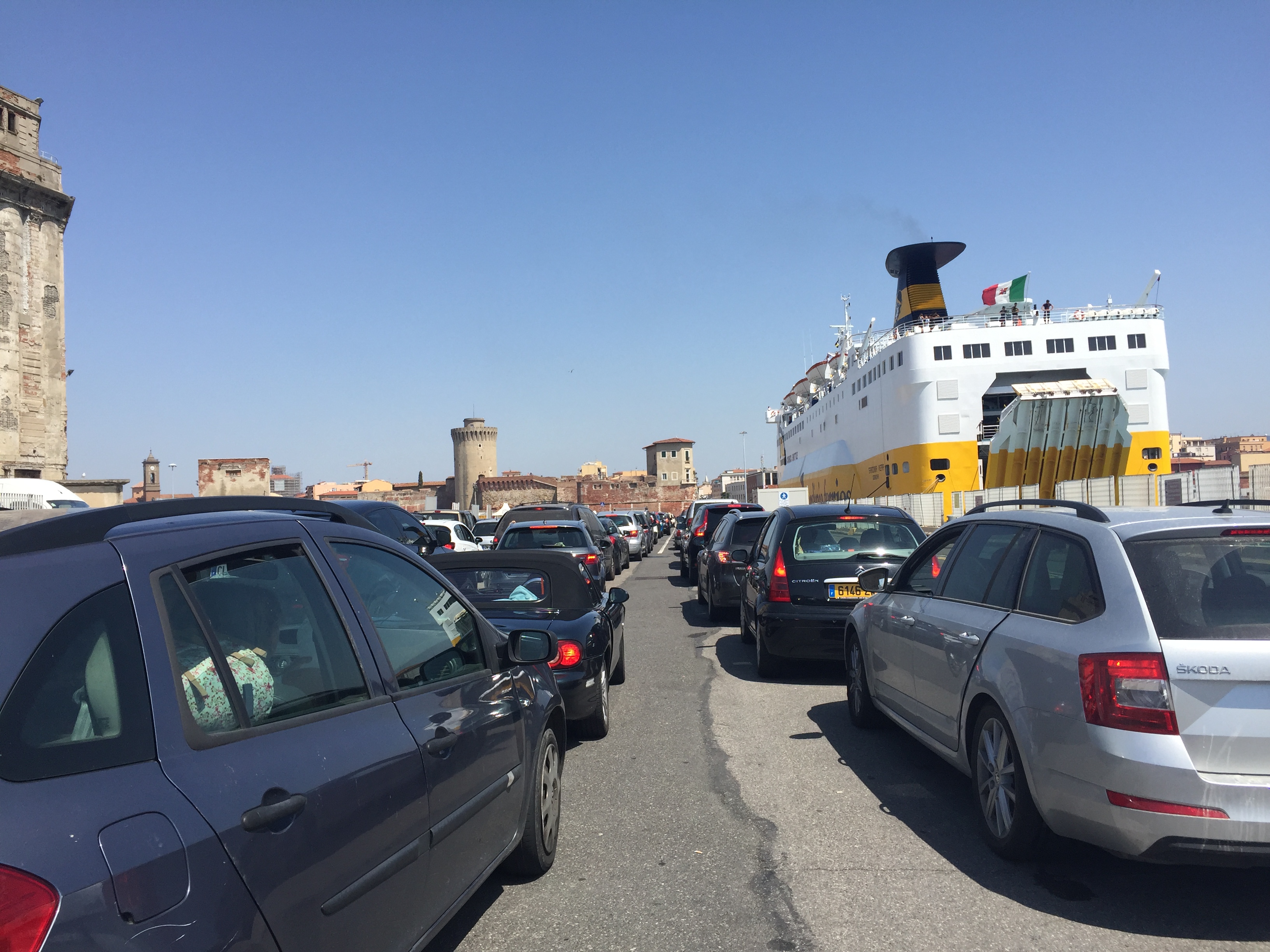 Livourne véritable port-passoire : Contrôles des identités, des bagages et des voitures rares