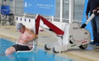 Bastia : Nouveau fauteuil pour handicapés à la piscine de La Carbonite