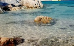 La photo du jour : arcubalenu au-dessus de la  plage de Baracci