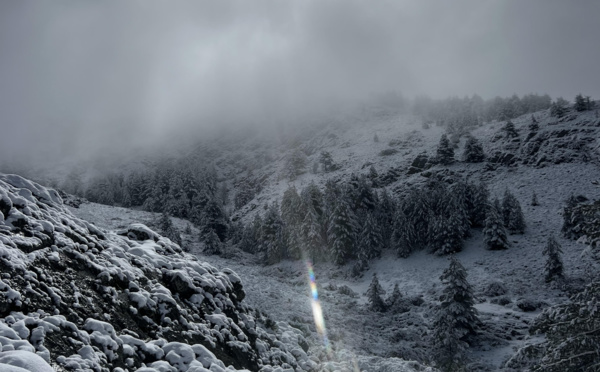 La photo du jour : Dernière neige d'avril sur les hauteurs de Serriera