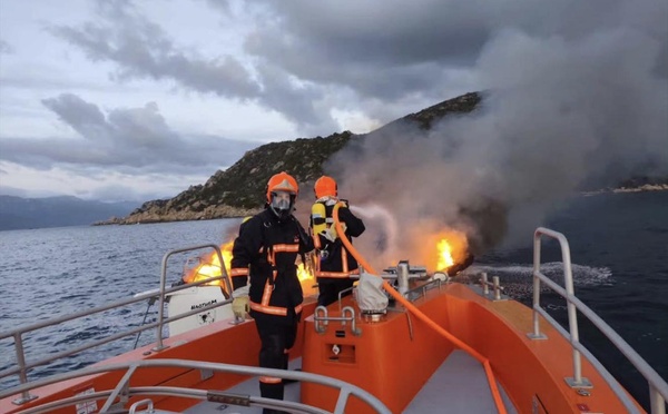 Un voilier prend feu dans la baie de Campomoro