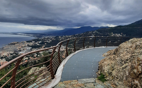 A màghjina - U balcone di E Ville di Petrabugnu