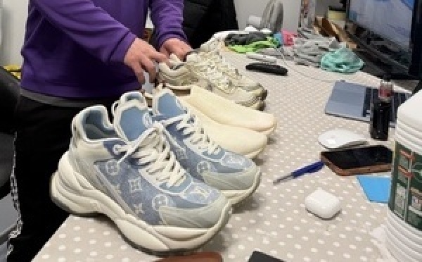 Furiani - Rep’air Shoes, le sauveur des baskets de luxe en Corse