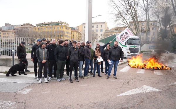 Le STC de l'hôpital d'Ajaccio bloque le port et exige le départ immédiat du directeur