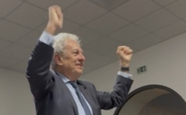 Municipales à Calvi : Ange Santini réélu avec 55,94 % des voix face à Jérôme Sévéon