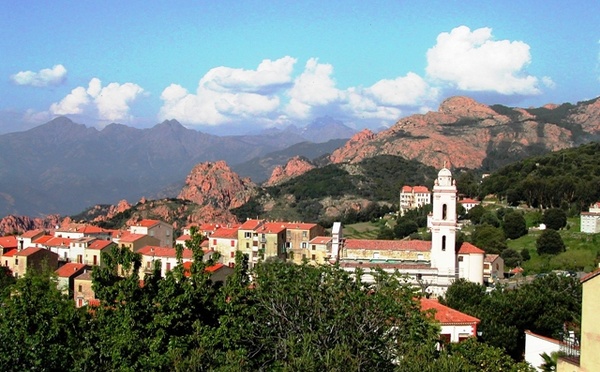 À Piana, Aline Castellani et son équipe retrouvent la mairie