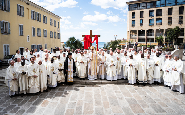 EN IMAGES - À Ajaccio, la messe chrismale a célébré l’unité du diocèse à l’approche de Pâques