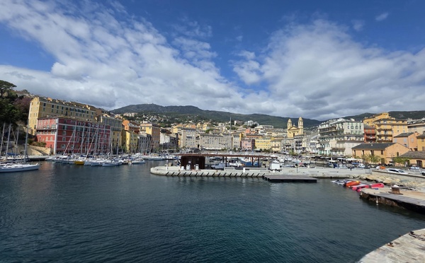 A màghjina - Bastia : luci è culori nant’à u vechju portu